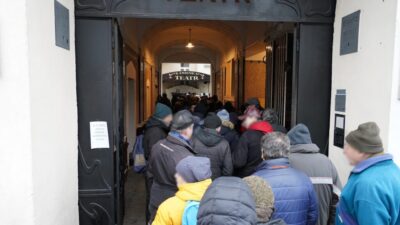 Kamienica tiyatrosu nda noel arifesi umudu 32200