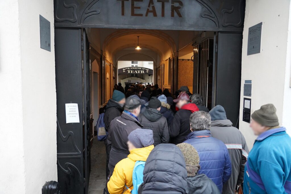 Kamienica tiyatrosu nda noel arifesi umudu 32200