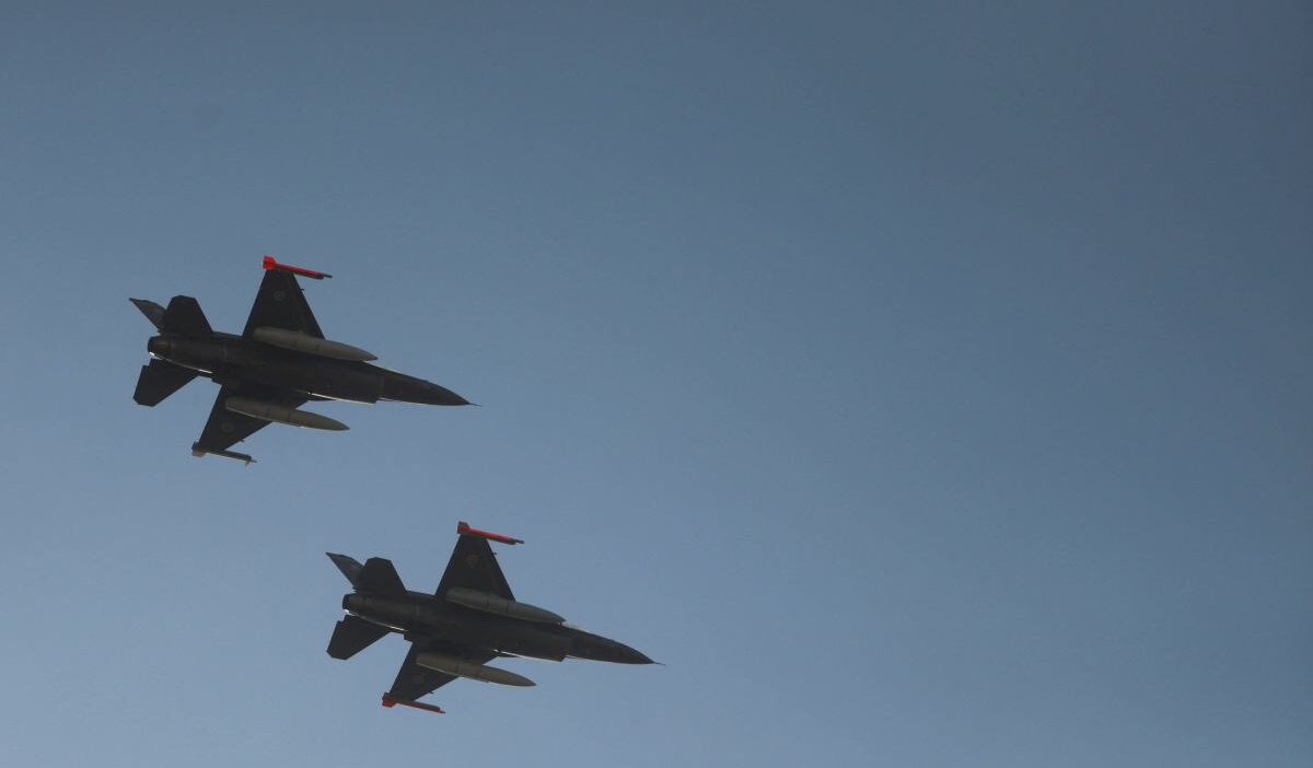 Karadeniz uzerinde tanimlanamayan bir cisim uctu turkiye kontrolden cikmis bir f 16 tespit etti 30239