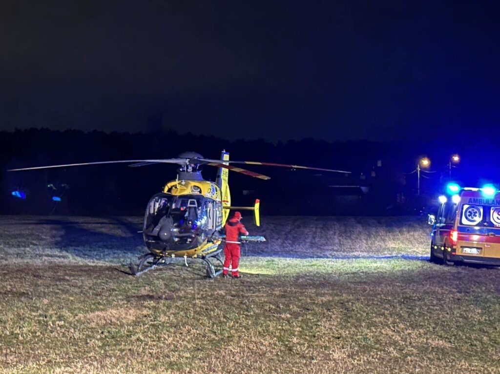 kaynar sudan yanan bir cocuk buyuk aci cekti bir lpr helikopter ekibi olay yerine mudahale etti 29757