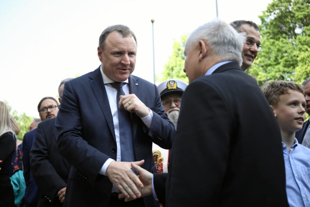 kierwi ski hukuk ve adalet teki hizip kavgalari hakkinda kurski kaczy ski den bir gorev aldi 31480