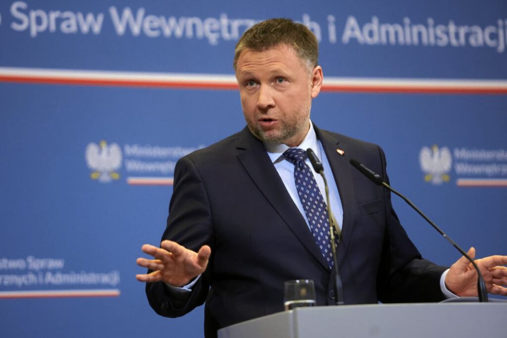 kierwinski pis ve konfederasyon u topa tutuyor yakinda gulumsemeler yok olacak 28154