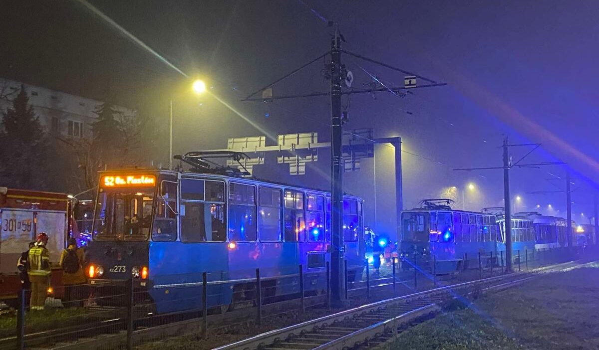 Kraków'da ciddi tramvay çarpışması. 35 yaralı kişi 1 Krak w da ciddi tramvay carpismasi 35 yarali kisi 27462