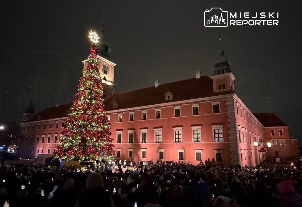 Kraliyet yolu ve eski sehir noel icin simdiden isiklandirildi 27465