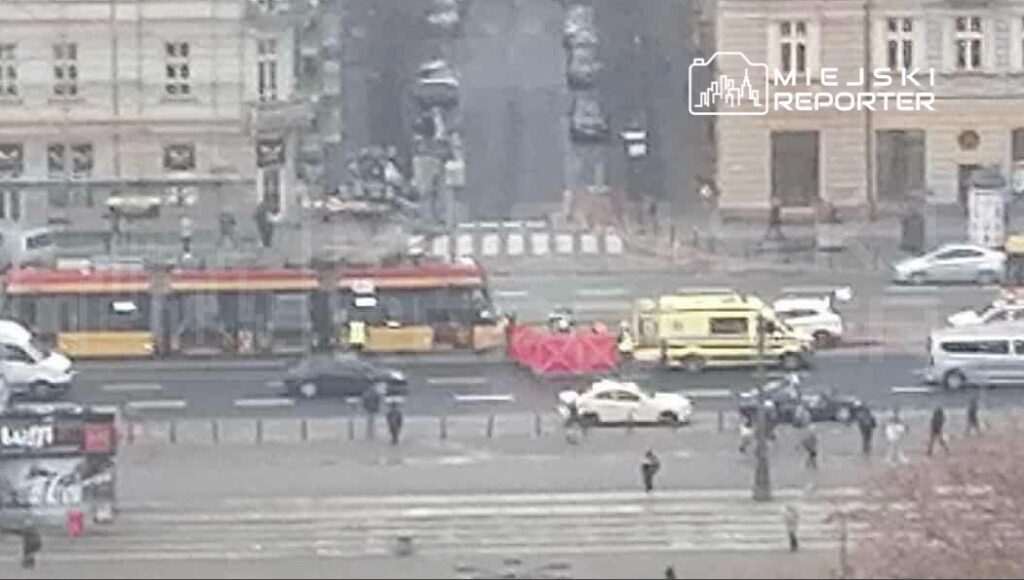 Kultur ve bilim sarayi onunde bir tramvay carpti yaya hayata donduruldu 26832