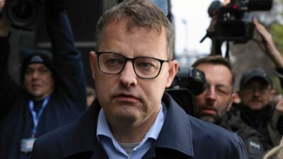 Marcin romanowski davasinda geri donus hukuk ve adalet partisi pis milletvekilinin savunma avukati mahkemenin kararini bildirdi 31204