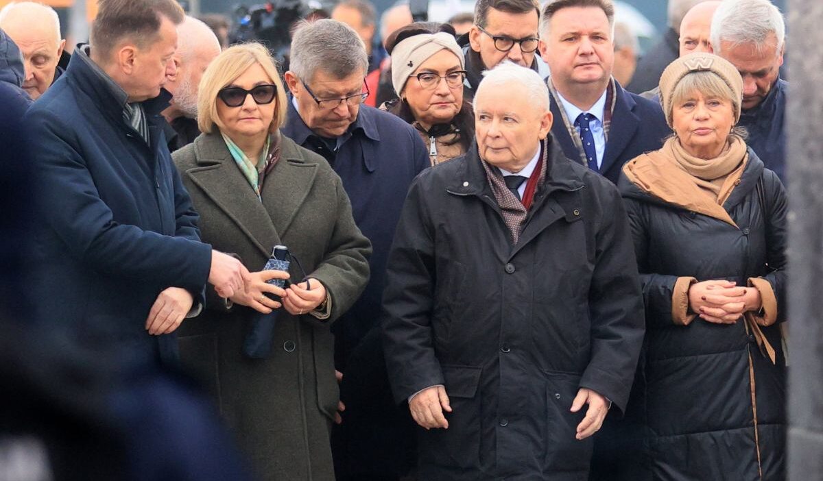 Medya acil hukuk ve adalet toplantisi yakinda ortam cok gergin kaczynski kendini kaybetti 28975