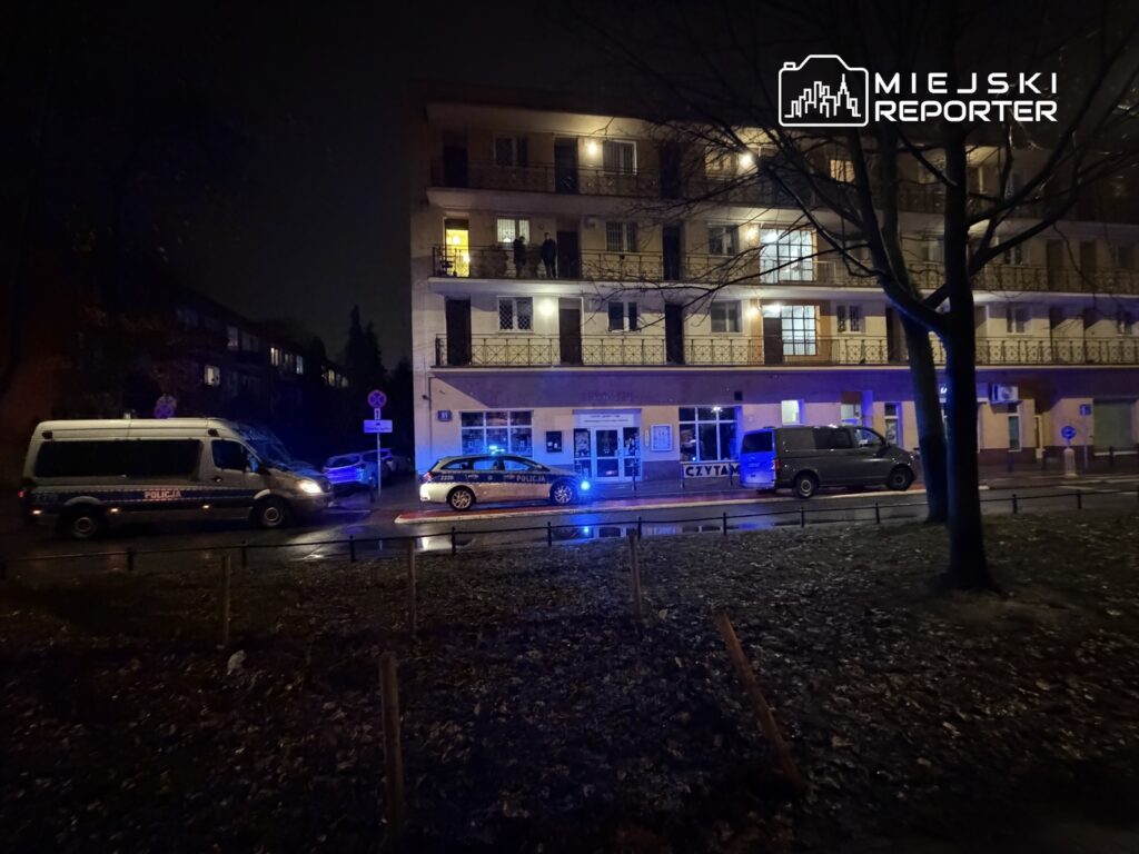 mokotow da bicakli saldiri kurban hastanede fail olay yerinden kacti 28912