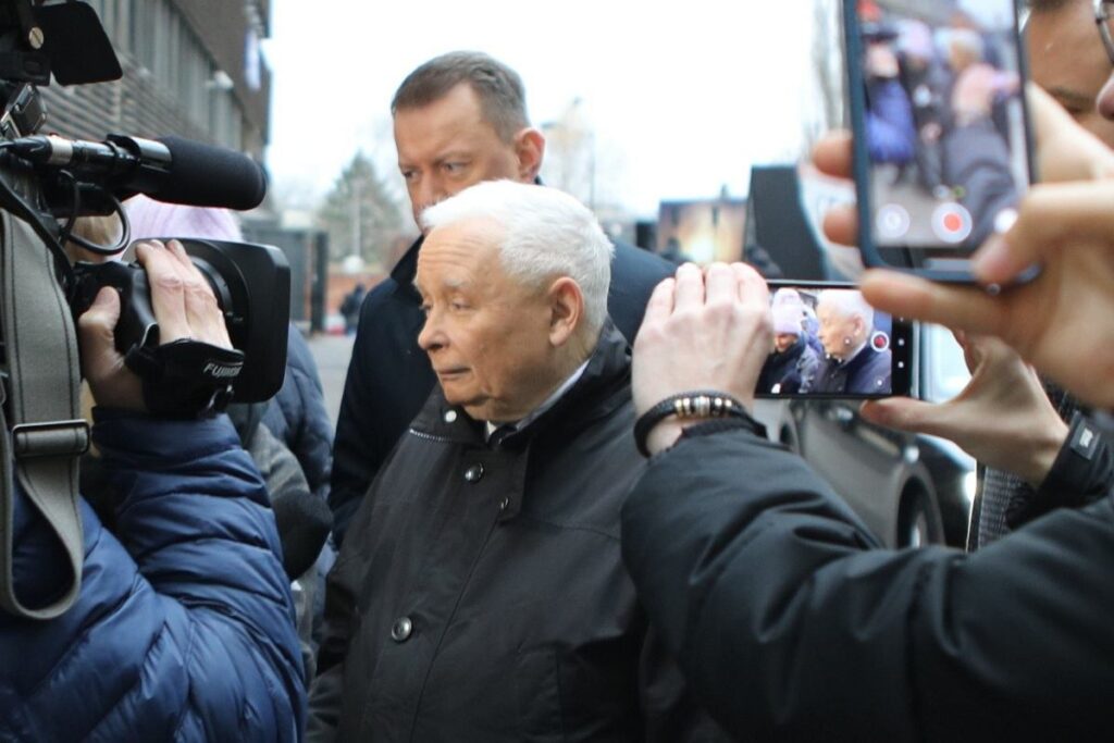 morawiecki kaczynski yi ifsa etti internet kayniyor acik isyan 29609