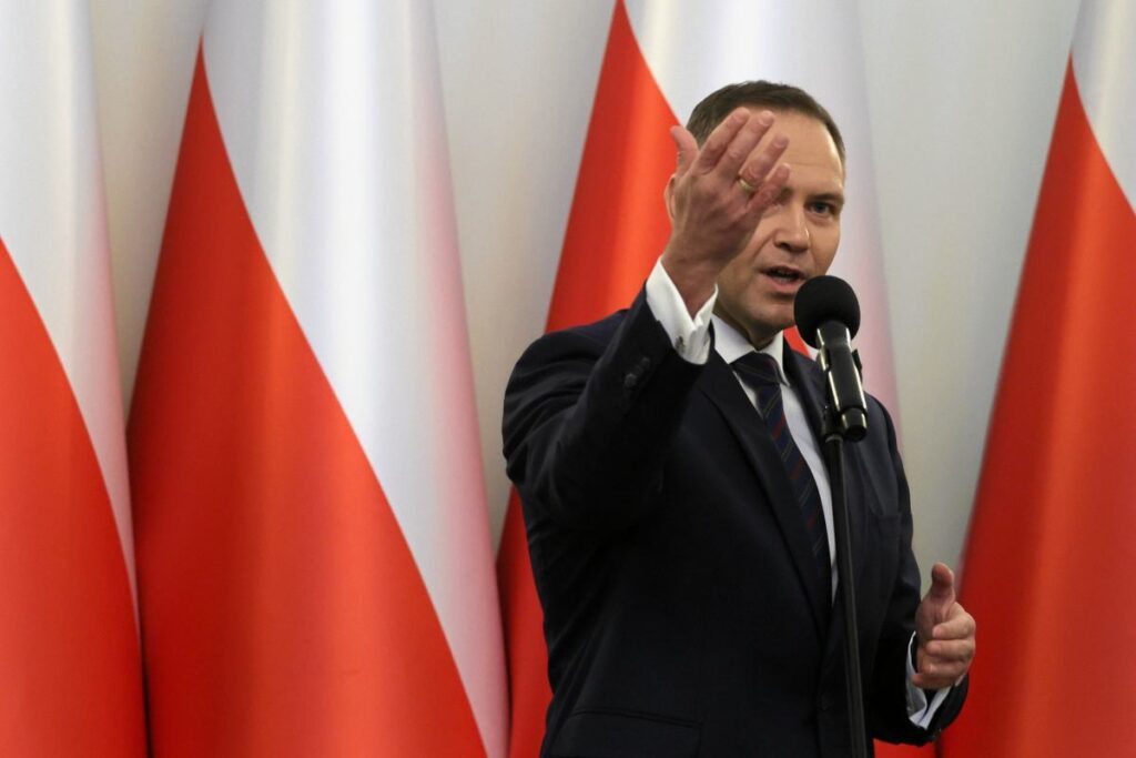 nawrocki nin zincir yasasini veto etmesinin ardindan internet kayniyor cilginlik olaganustu alcaklik 27177