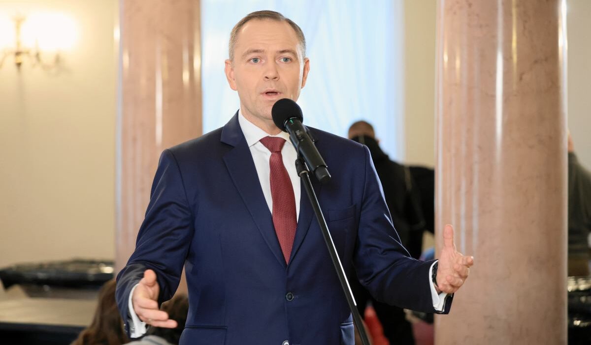 Nawrocki tarafindan duyurulan dogum sahnesi iste boyle gorunuyor bir ayrinti dikkat cekiyor 31034