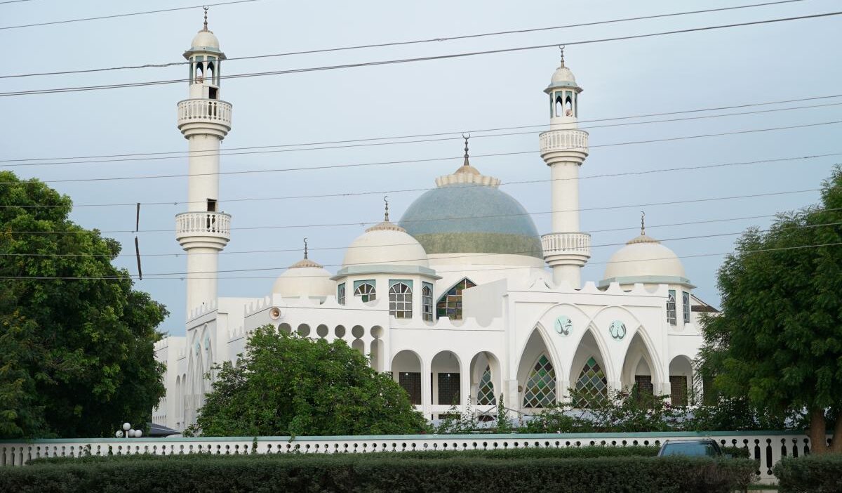 Nijerya da bir camide trajik patlama cok sayida olu ve yarali var 32295