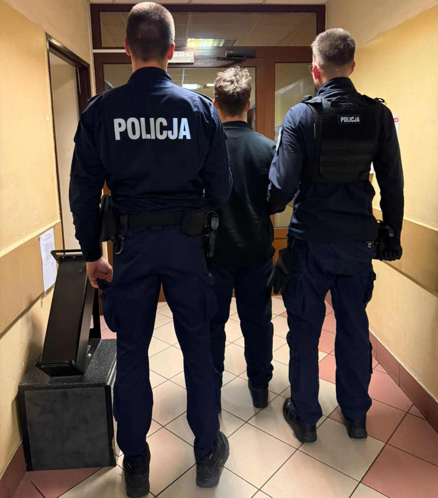 ochota daki cop konteyneri kundakcilari tutuklandi 29661