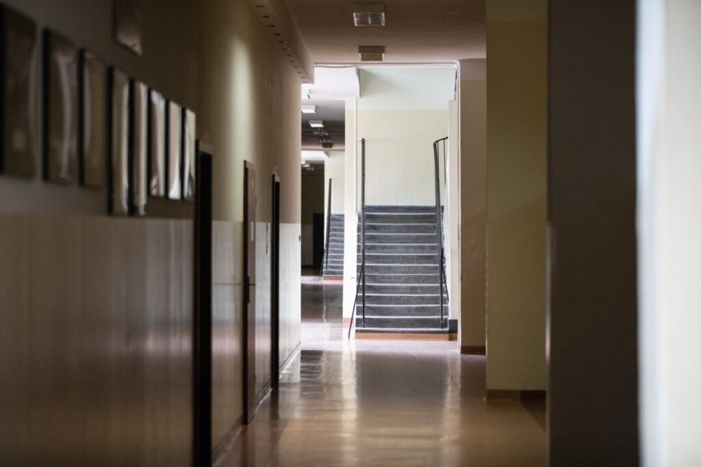 olsztyn ogrenci teneffuste ogretmenine saldirdi i zole edilmisti 32111