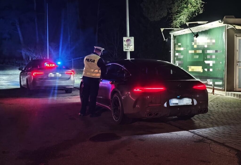 Otoyol bir yaris pisti degildir 233 km s ve agir bir ceza 32191