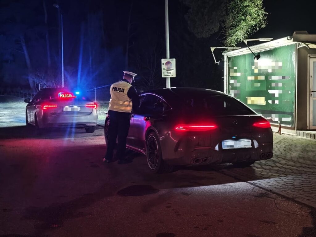 otoyol bir yaris pisti degildir 233 km s ve agir bir ceza 32191