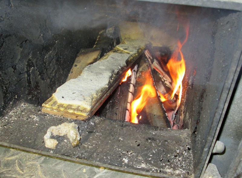 Paletlerle tüttürdü - yarım mahalle boyunca tüttü 1 Paletlerle tutturdu yarim mahalle boyunca tuttu 27654