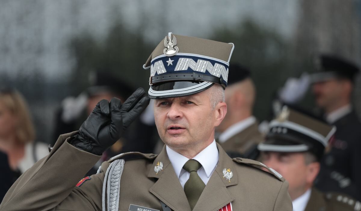 Pentagon'da 'tam bir utanç'. Başkan'ın adamları polonya savunma ataşesi'nden 1 Pentagon da tam bir utanc baskan in adamlari polonya savunma atasesi nden 30957