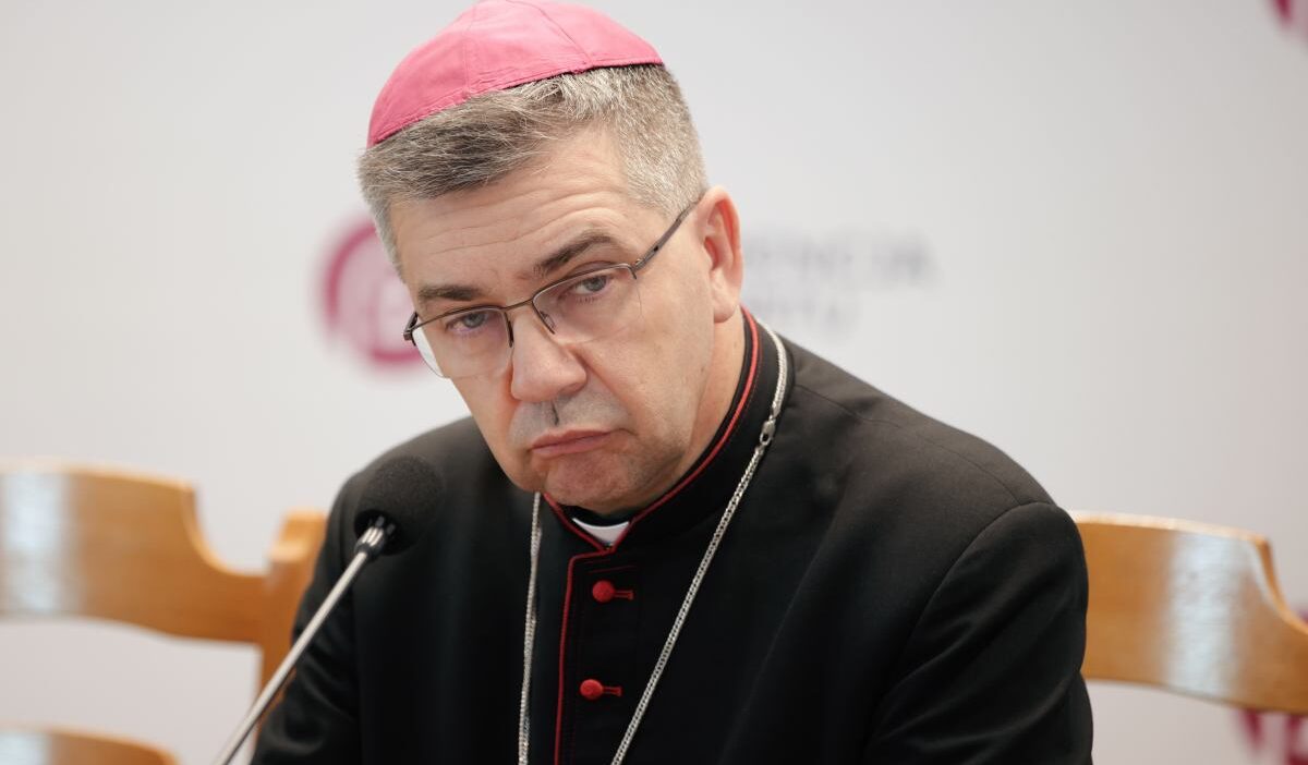 Piskoposluk yeni çekirdek müfredatı sundu. "bakanlık yasaları çiğnedi". 1 Piskoposluk yeni cekirdek mufredati sundu bakanlik yasalari cignedi 27635