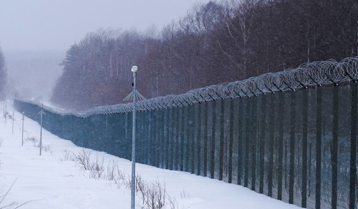 Polonya nin komsusu ulke genelinde olaganustu hal uyguluyor sebep belarus 28620