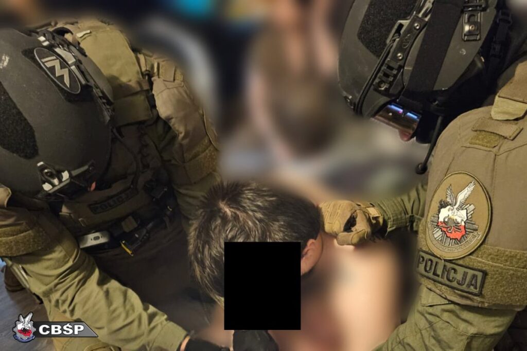 polonya rusya moldova ve ukrayna vatandaslari gozaltina alindi arka planda 12 milyon pln degerinde mulk 30267