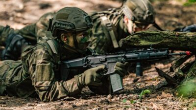 Polonya yi kim savunacak son anketin sonuclari aciklandi 27304