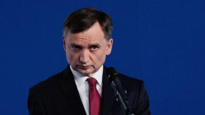 Polonyalilar ziobra nin yurtdisinda kalma kararini boyle degerlendiriyor anket hic suphe birakmiyor 31833