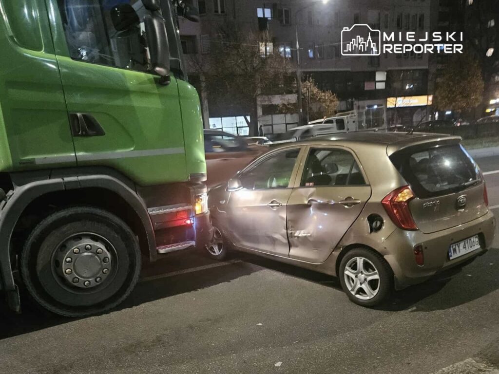 powszechny tiyatrosu yakininda carpisma beton mikseri surucusune 2000 pln para cezasi ve 10 puan 27660