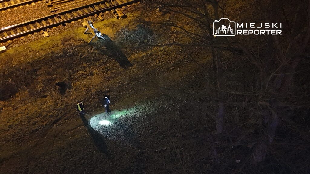 Praga kuzey de demiryolu raylari uzerinde servislerin gece eylemi 28085