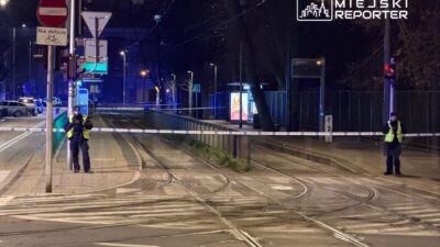 Praga p noc ta bir tramvay rayinda supheli paket piroteknikciler olay yerinde calisiyordu bir guvenlik bolgesi olusturuldu 27322