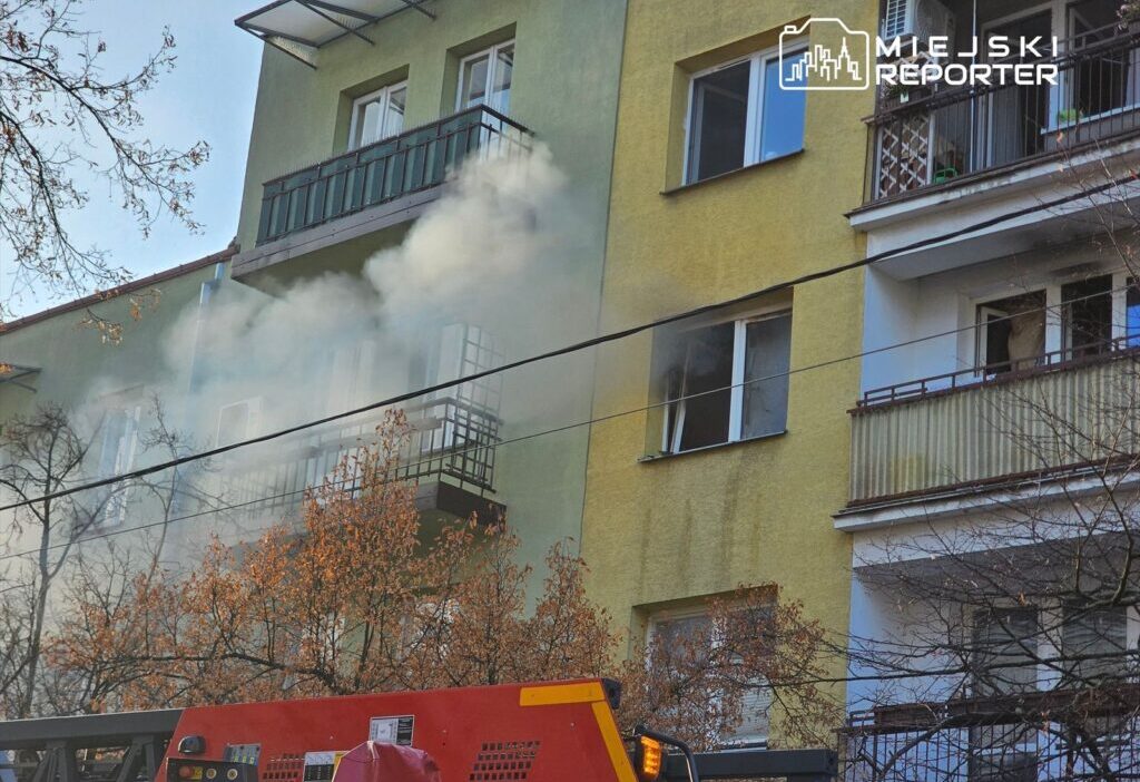 Pruszków'da daire yangını. Binadan üç kişi tahliye edildi 1 Pruszk w da daire yangini binadan uc kisi tahliye edildi 27679