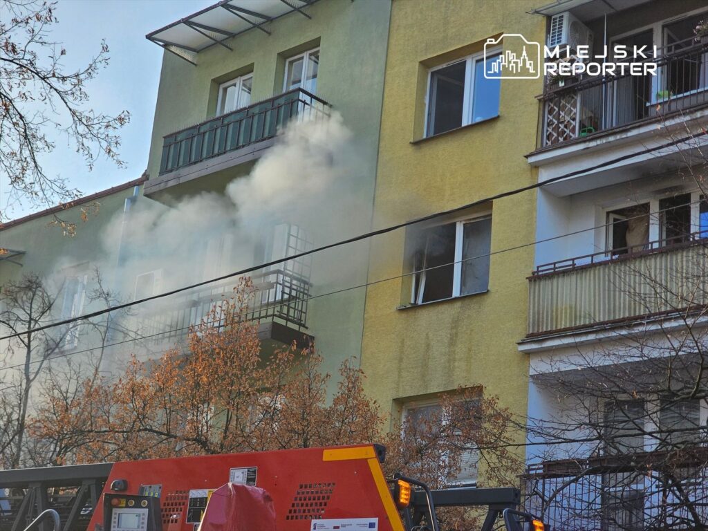 pruszk w da daire yangini binadan uc kisi tahliye edildi 27679