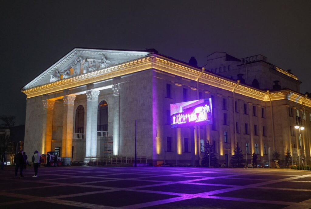 ruslar mariupol de kemikler uzerinde dans ediyor savas sucu sitesinin repertuarini acikladilar 32450