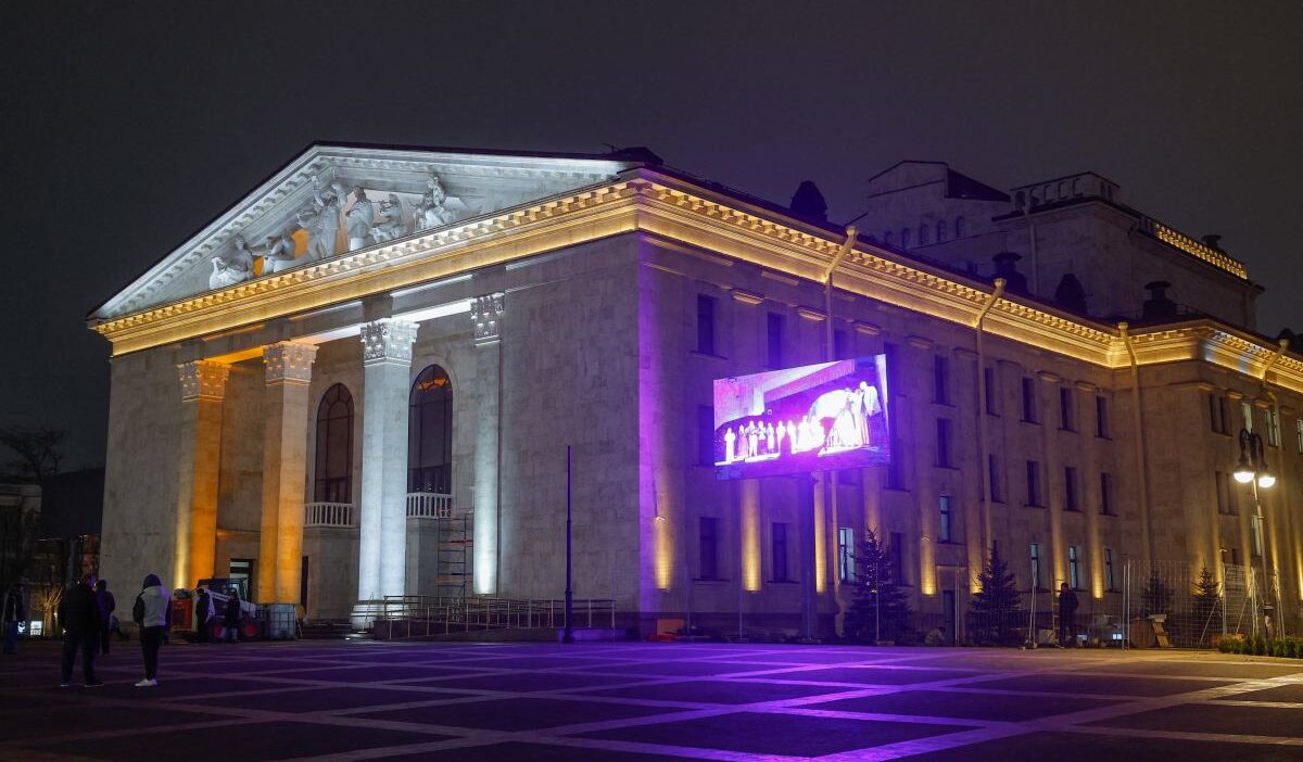 Ruslar mariupol de kemikler uzerinde dans ediyor savas sucu sitesinin repertuarini acikladilar 32450