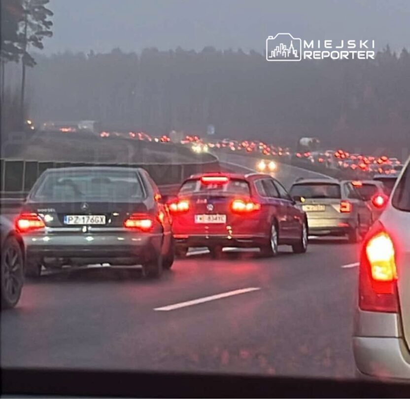 S3 guzergahinda bir dizi trafik olayi meydana geldi yol her iki yonde de kapandi 32563