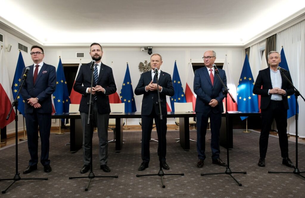 sasirtici anket sonuclari secmenlerin bekledigi koalisyon bu 28460