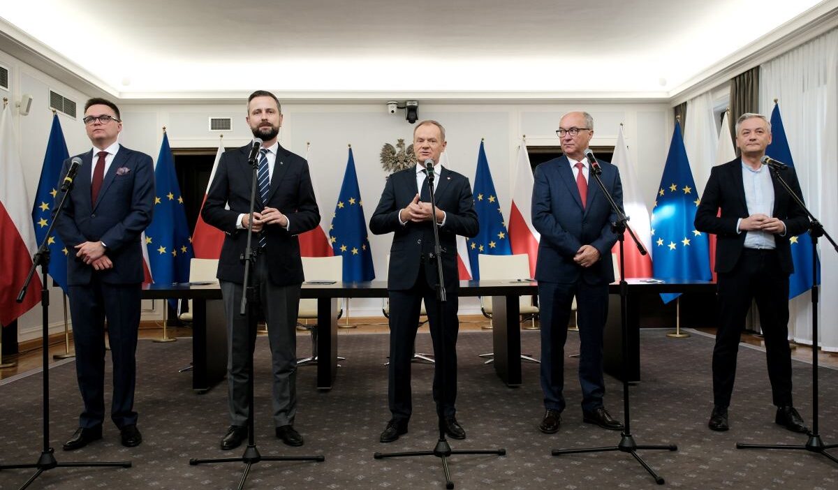 Sasirtici anket sonuclari secmenlerin bekledigi koalisyon bu 28460