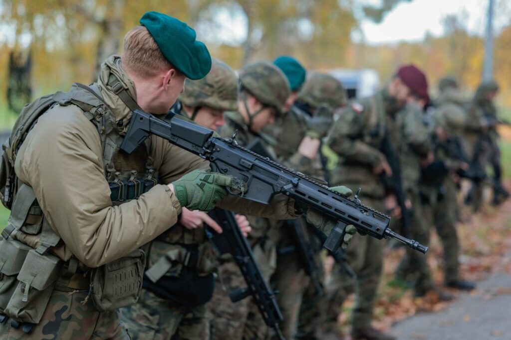 savunma bakanligi orduda zam hazirligi yapiyor asker maaslari bu kadar artacak rekor kirilacak 31569