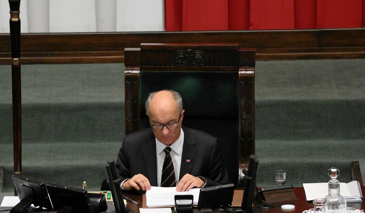 Sejm cumhurbaskani nin vetosuna iliskin kararini verdi parlamento uyeleri su sekilde oy kullandi 27914