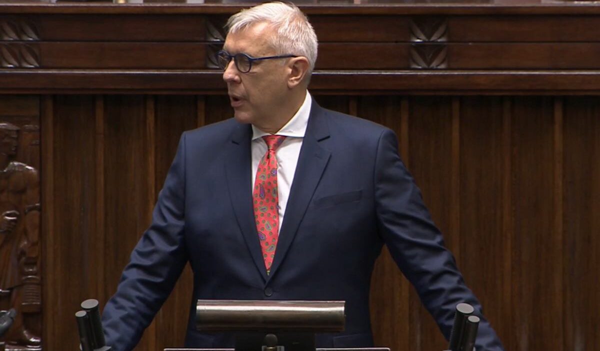 Sejm de arbede giertych hukuk ve adalet milletvekiline yonelik ciddi suclamalar uzerine salonda bagiriyor 27334