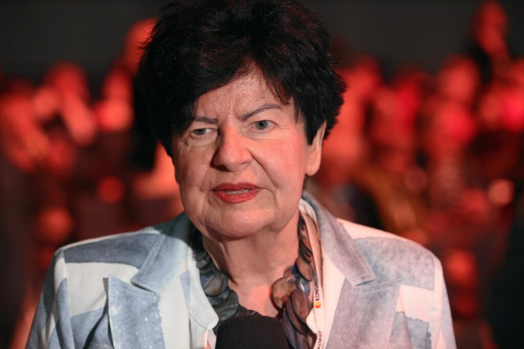 senyszyn siwiec i ovuyor ve carzasti yi elestiriyor asla meclis baskani olmamaliydi 27088