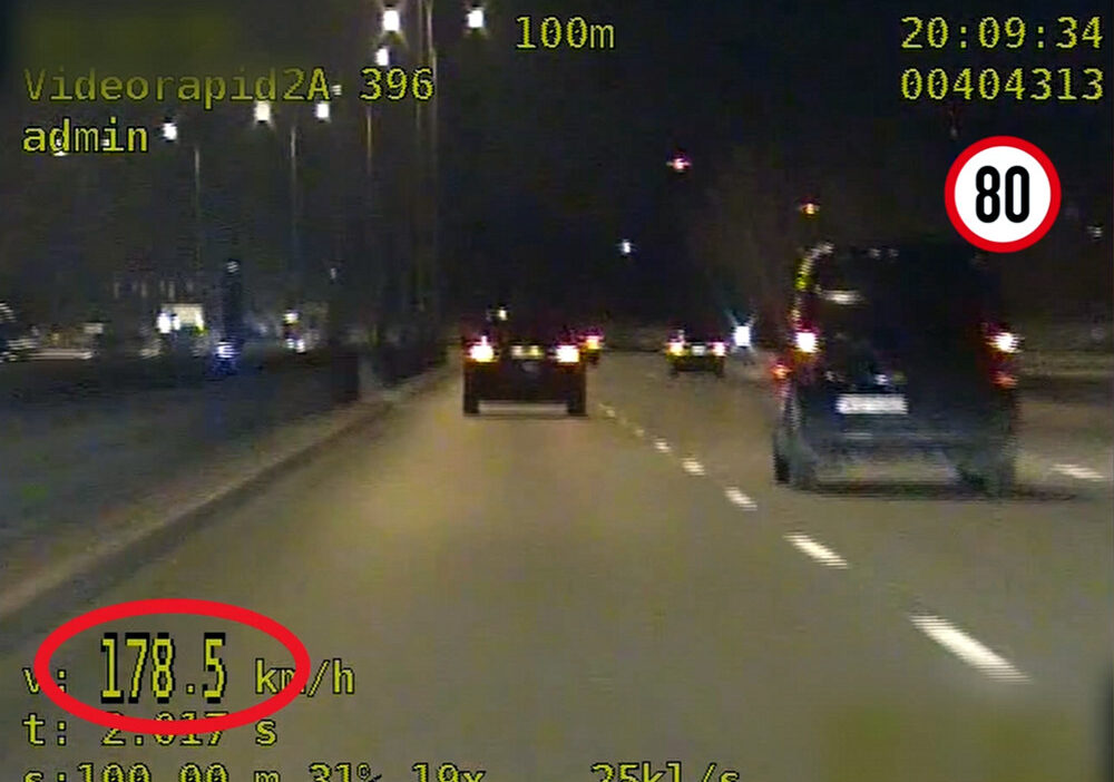 Siekierkowska güzergâhında saatte 178 km hız yapıyordu, vücudunda binde birin üzerinde alkol vardı ve ehliyeti yoktu 1 Siekierkowska guzerg hinda saatte 178 km hiz yapiyordu vucudunda binde birin uzerinde alkol vardi ve ehliyeti yoktu 30634