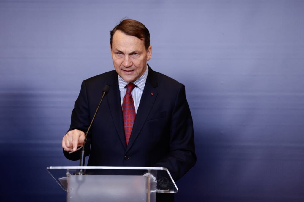 sikorski musk a karsilik veriyor sasirtici bir teklif yapildi 28157