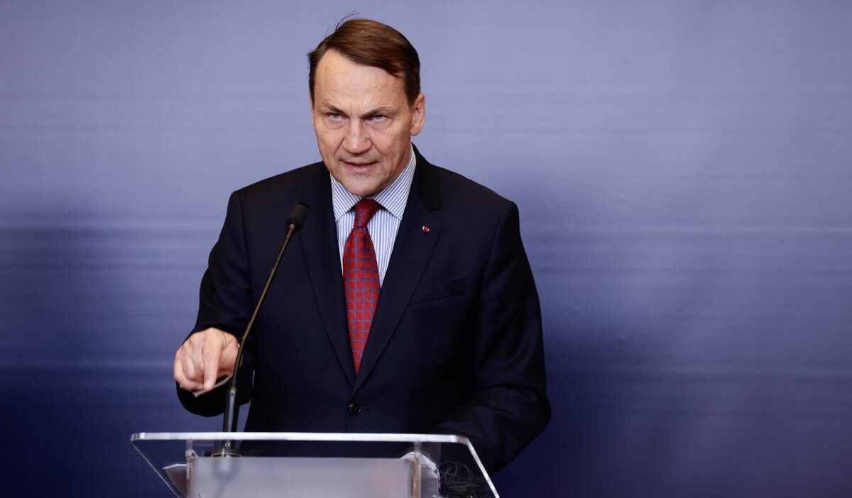 Sikorski musk a karsilik veriyor sasirtici bir teklif yapildi 28157