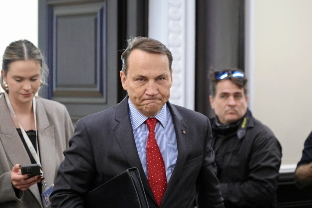 sikorski nawrocki ye bir mektup yayinladi tam tersi 27210