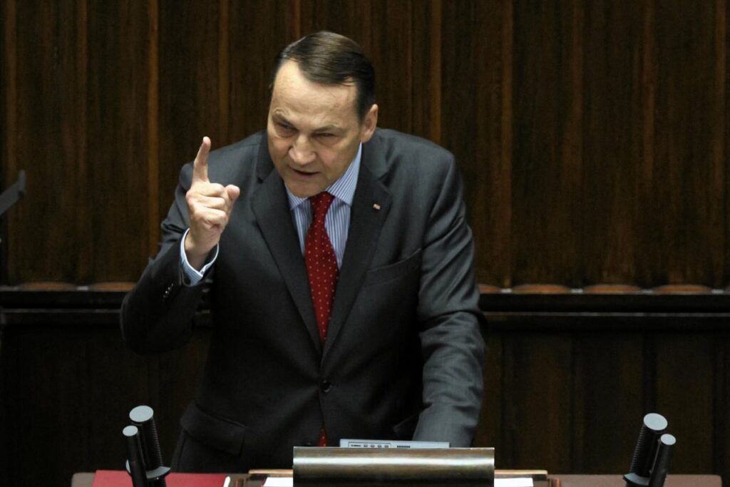 sikorski nin zelenski hakkindaki sert sozleri tac onun basindan dusmeyecek 27873