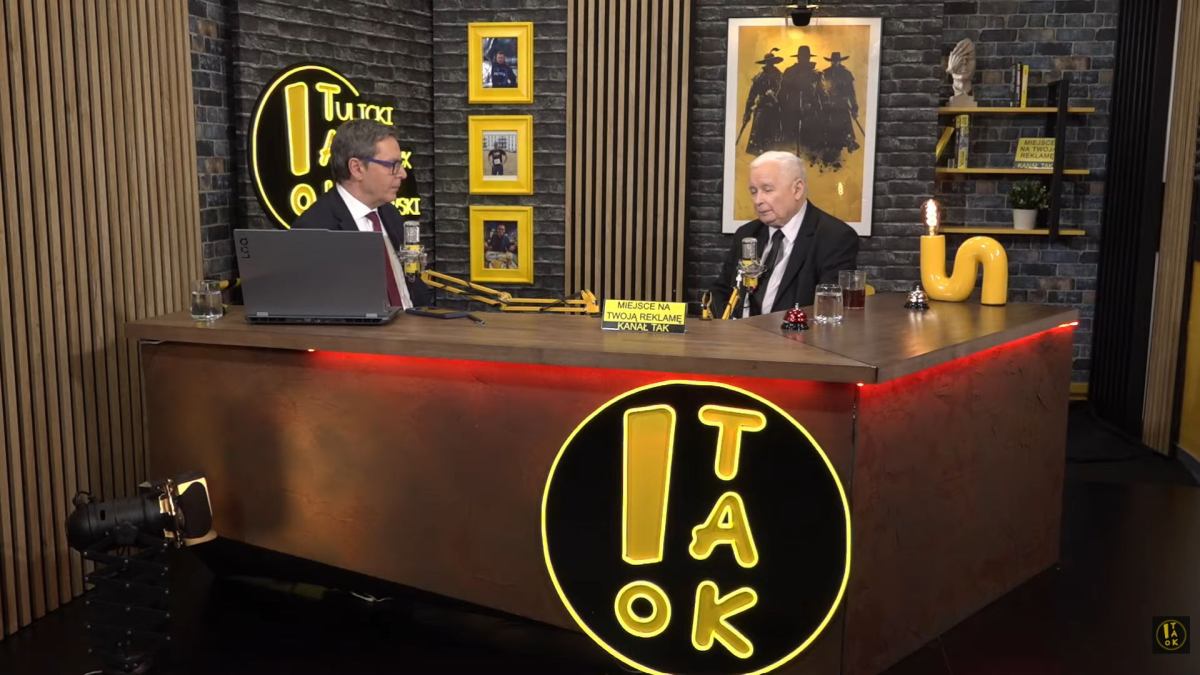 Sira disi pankartlar kaczynski nin sovunu caliyor reklaminiz icin yer 30206