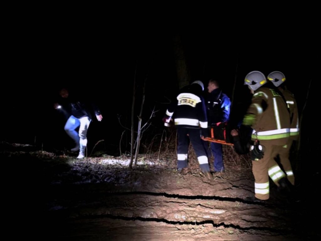 skierniewice yakinlarindaki bir bataklikta acil eylem sepetten gelen sesler bir atilim getirdi 30609