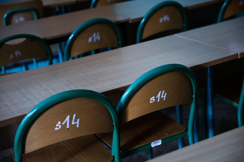 slupsk ta bir okulun onunde ukraynali ogrencilerin dovuldugu iddia edildi konsolos konustu 27707