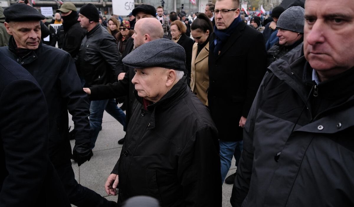 Smolensk aylik anma toreninde olay kaczy ski gurledi bu yasalari cignemektir 28903